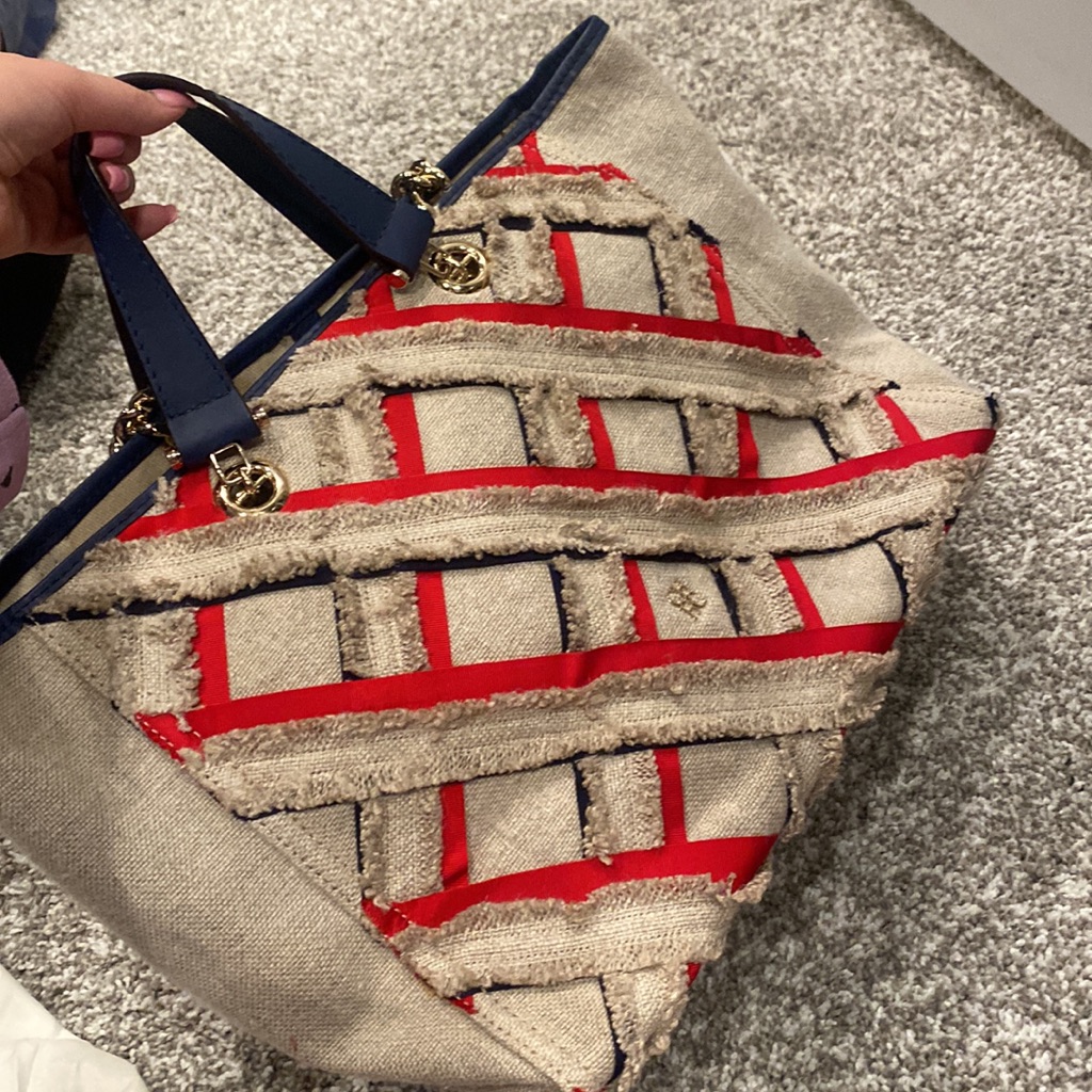 Stunning Carolina Herrera BeigeRed Tweed Tote Brand New Stunning Carolina Herrera BeigeRed Tweed Tote Brand New